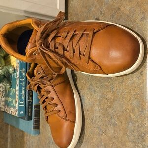 EUC Mns Cole Haan Tan Leather Sneakers Size 8.5